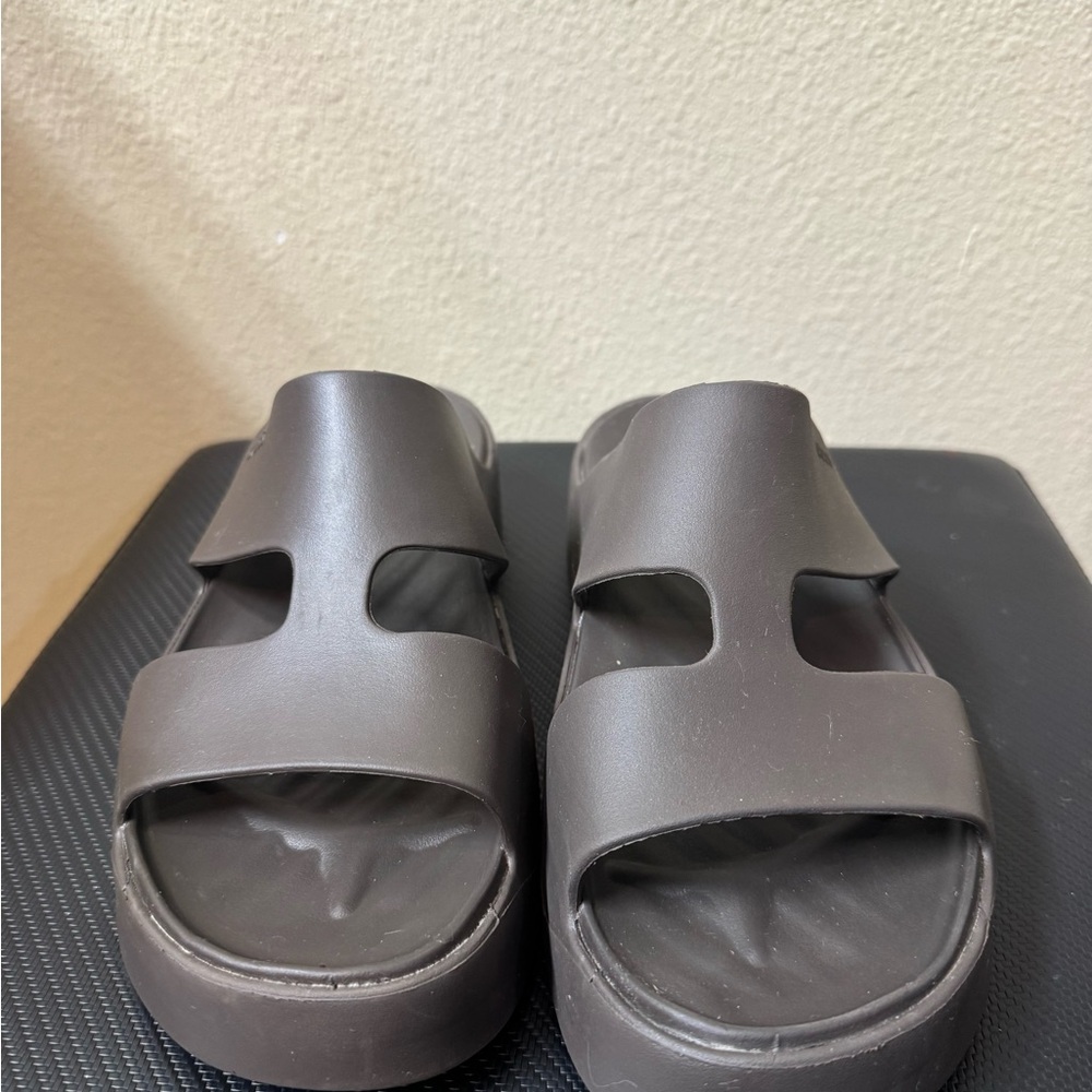 Crocs Women’s Black Slide Sandals - Picture 2 of 4
